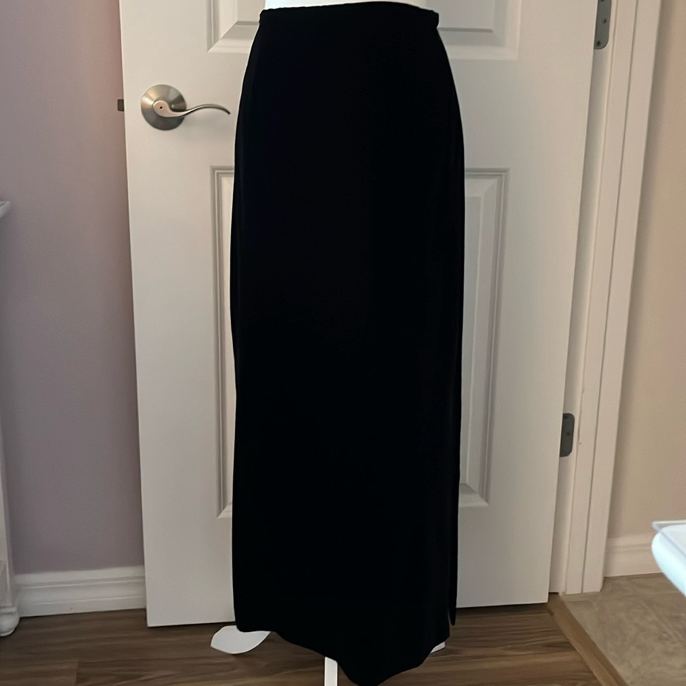 The Limited 90’s Black Velvet Maxi Skirt Size 4